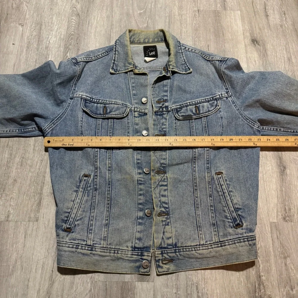 Vintage Riveted Lee Denim Trucker Jacket Light Wash Blue Mens Large L